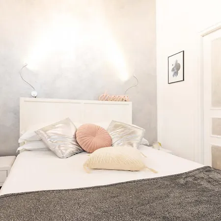 Silver Trevi Fountain *