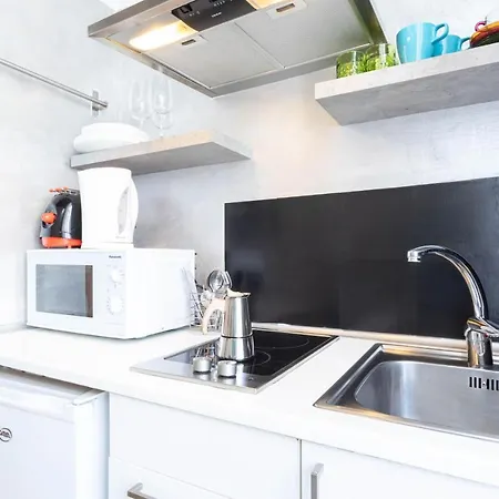 Silver Trevi Fountain Apartment