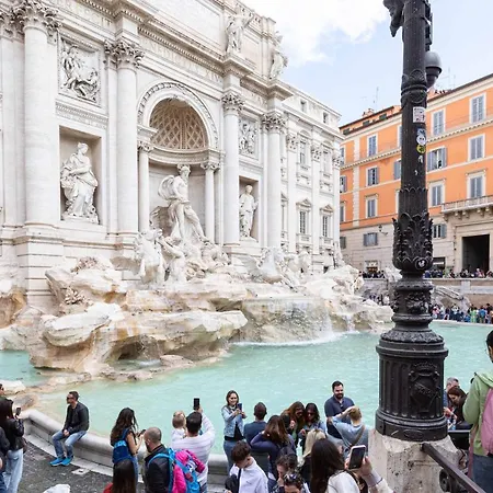 Silver Trevi Fountain - Collection Apartamento