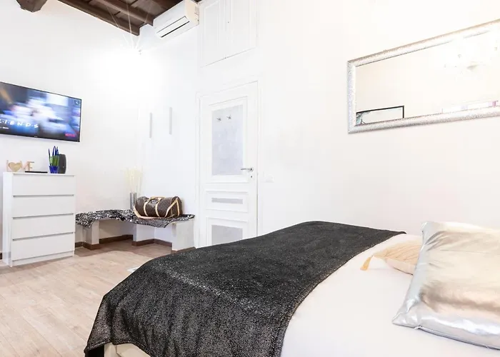 Silver Trevi Fountain * Rzym